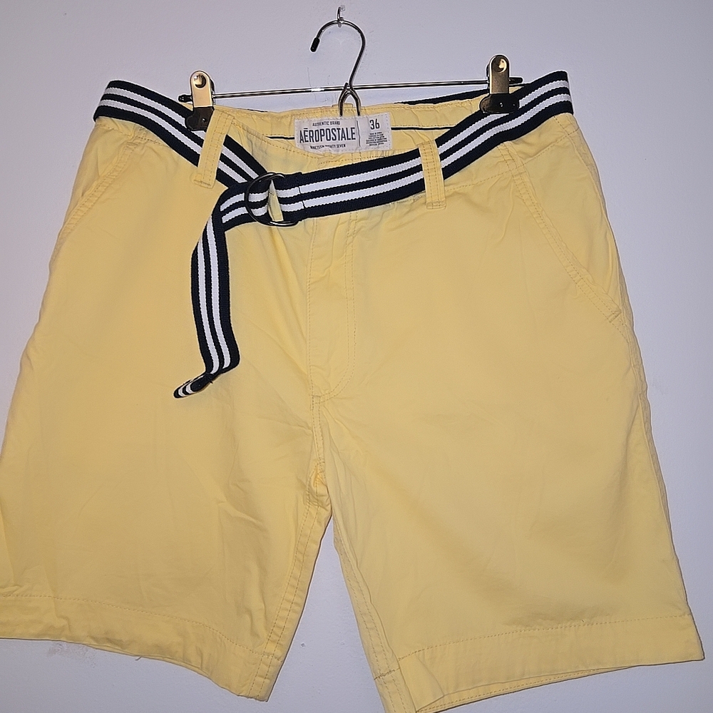Aeropostale Men's Light Yellow Shorts with Striped Belt